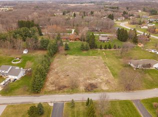 427 Rolling Meadows Dr, Valparaiso, IN 46385