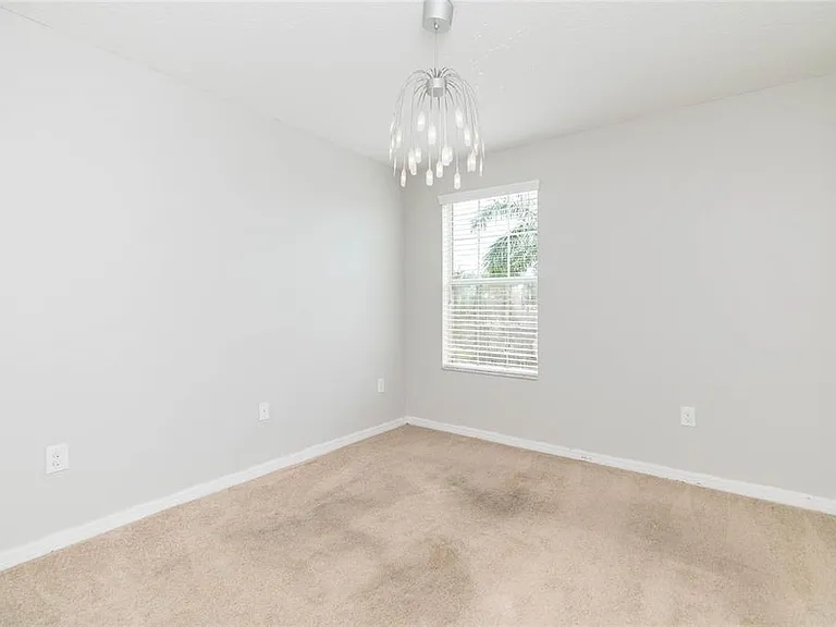 515 Vista Ridge Dr — Photo 28