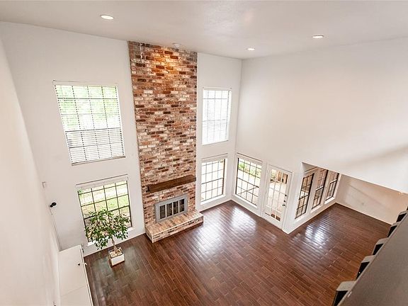 3rd image of 12238 Gladewick Dr