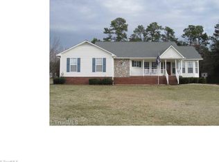 681 Ridgeway Ln, Lexington, NC 27295