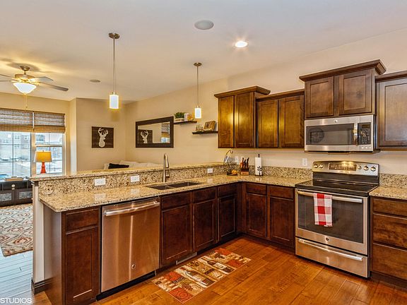 4th image of 440 3rd Ave APT 3