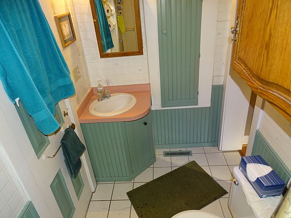 4th image of 313 N Park St