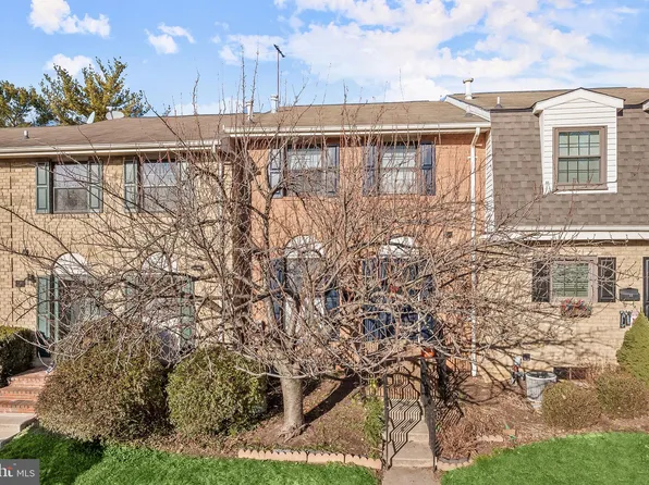 14 Alanbrooke Ct, Towson, MD 21204