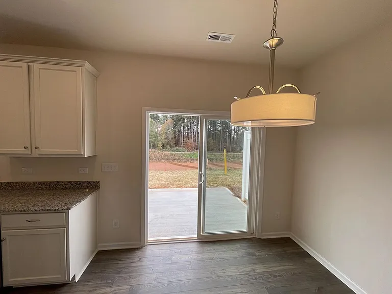8099 Sheffield Dr — Photo 4