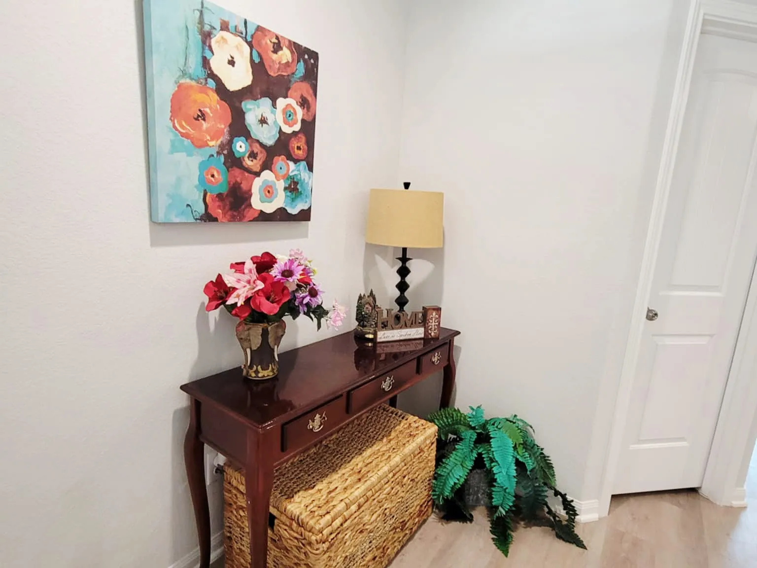4 bed, 2.5 bath, 1745 sqft, $2,199 — Photo 2