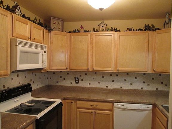 3rd image of 2929 Sunnyside Dr APT B229