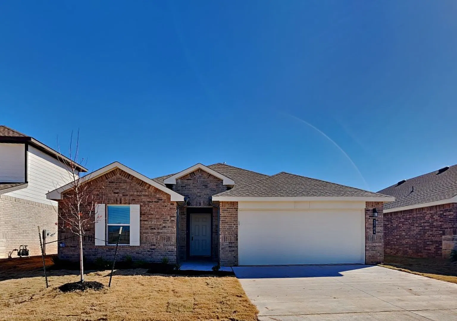 Very Nice 4 Bedroom 2 Bath Home in Yukon Schools — Photo 2