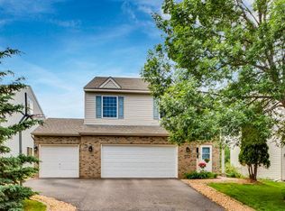 8406 Savanna Oaks Ln, Woodbury, MN 55125