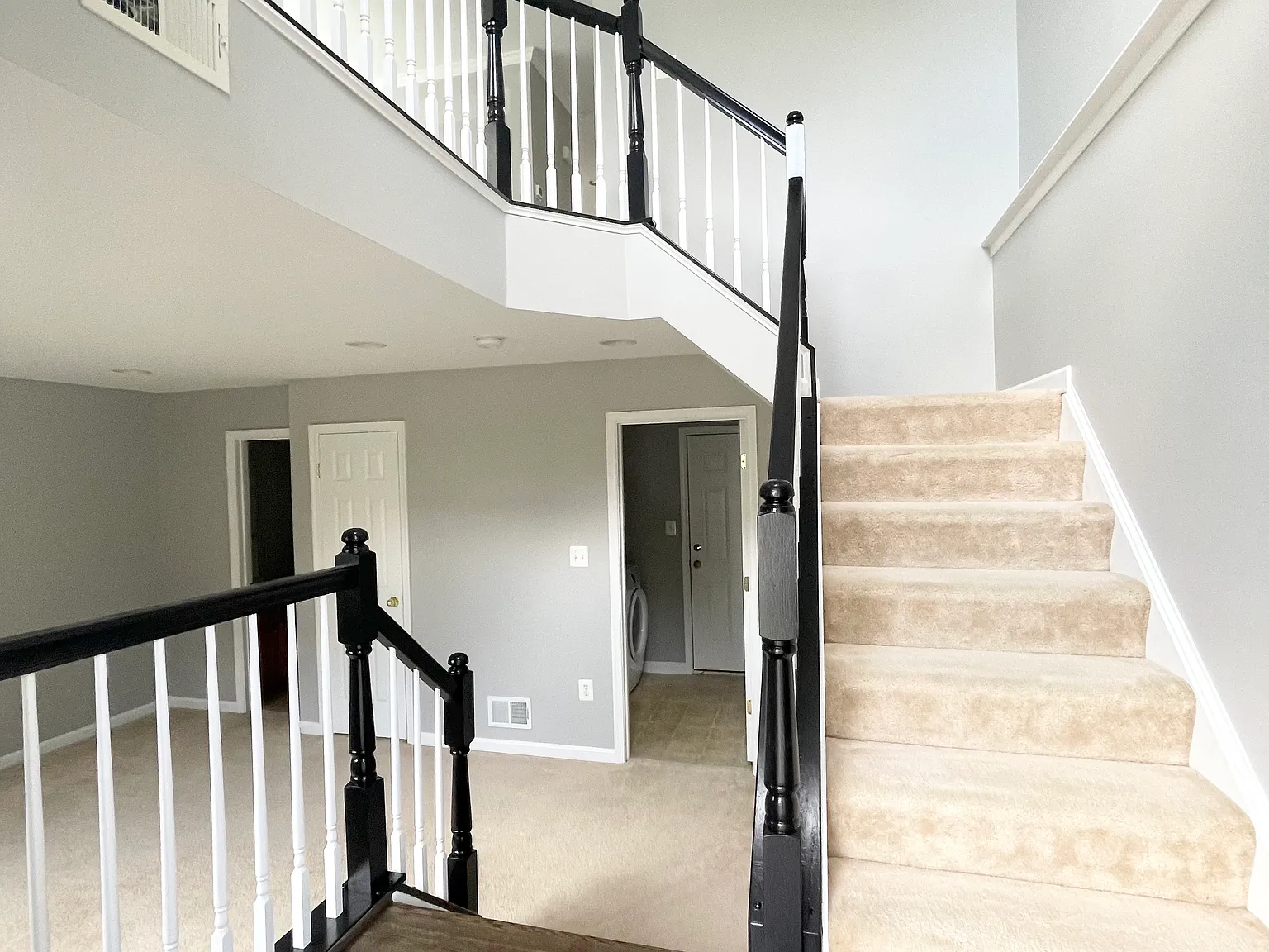 1211 Ellis Ave — Photo 2