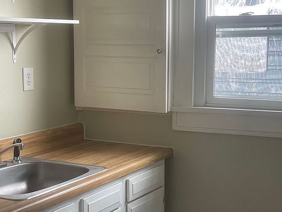 4th image of 128-132 Sargent St #132-1/2