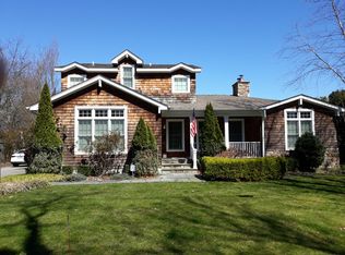 9 Wigtel Ln, Bellport, NY 11713
