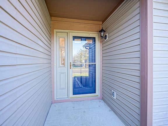 4th image of 1138 Aqueduct Way