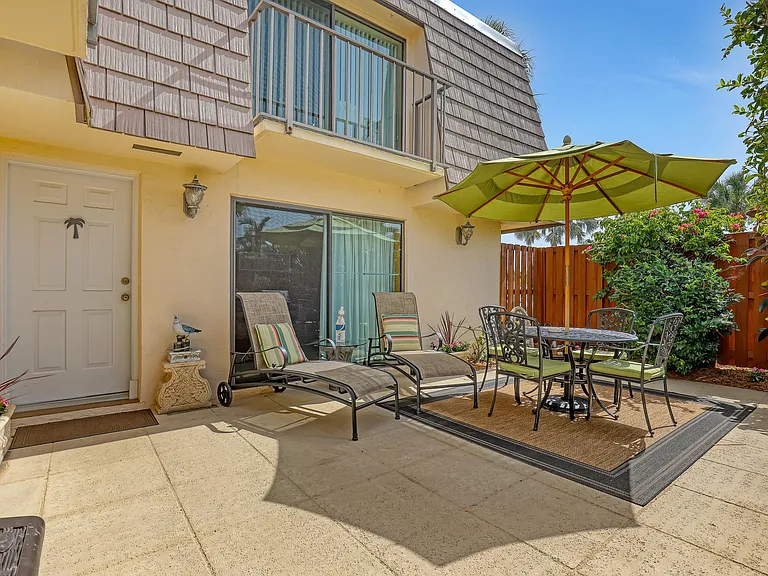 131 Ocean Cove Dr — Photo 3