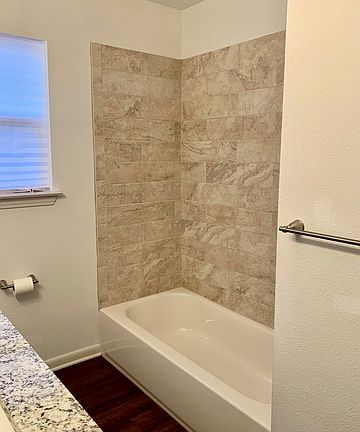 5th image of 303 Adrian Dr
