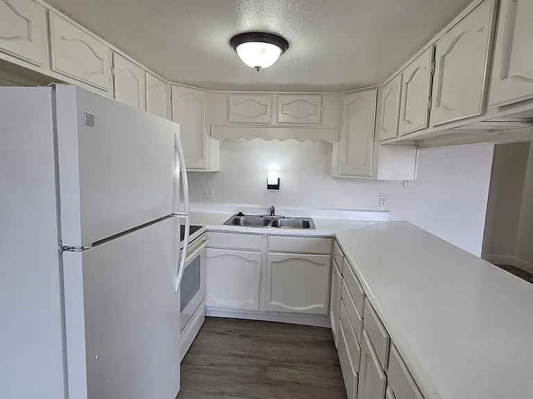 156 Judy Ln — Photo 2