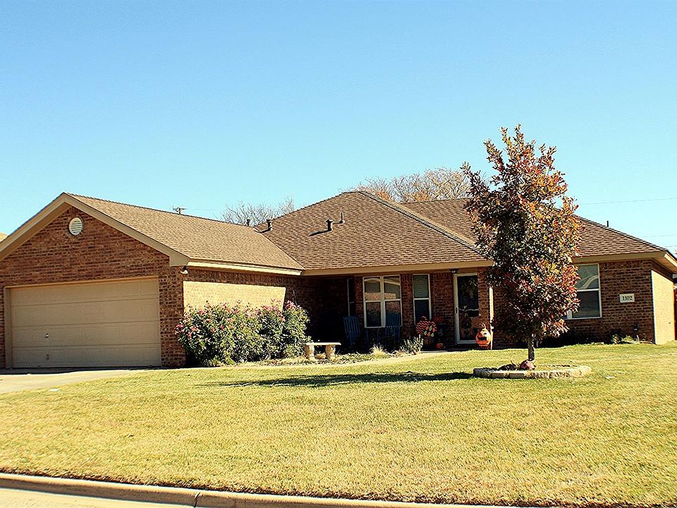 1st image of 1102 Deer Ct