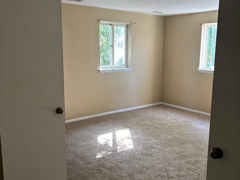 102 Greenwood Dr — Photo 9