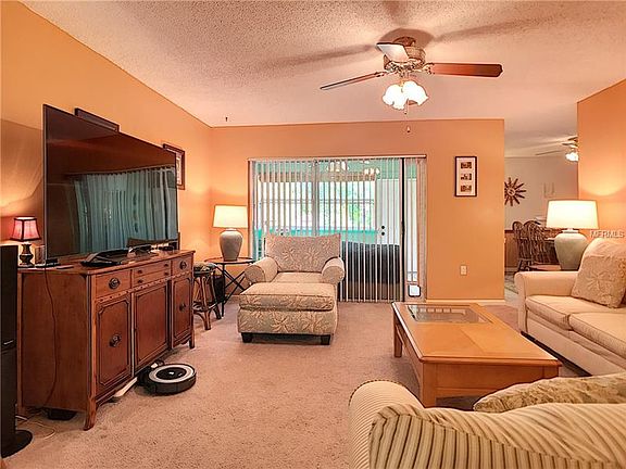 5th image of 10 Rosewood Dr