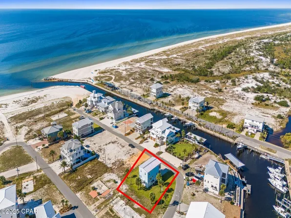 121 Miramar Dr, Mexico Beach, FL 32456