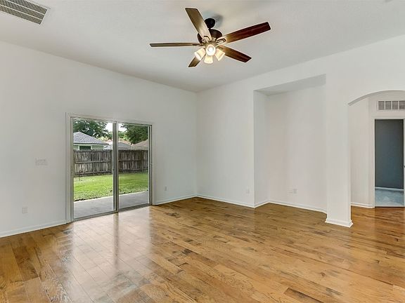 5th image of 86218 Meadowwood Dr