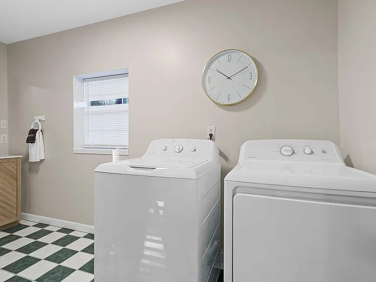 6414 Stoney Point Rd #B — Photo 11
