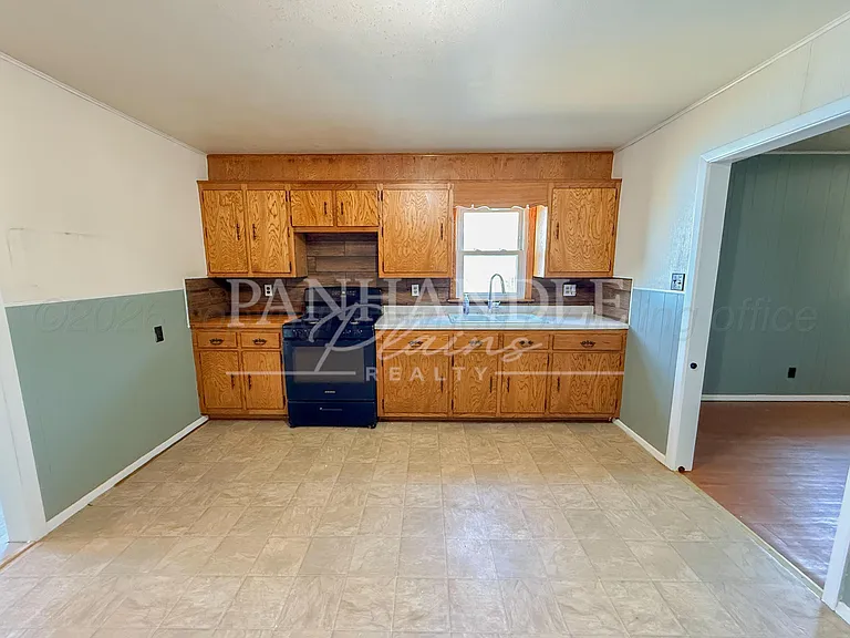528 Hazel St — Photo 11