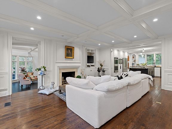 19th image of 590 Springhill Dr NE