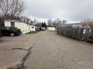 28730 Grand River Ave, Farmington, MI