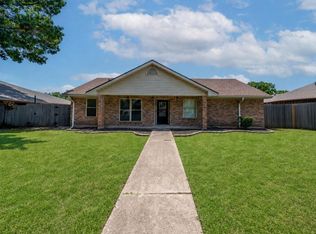 422 Woodhollow Dr, Wylie, TX 75098