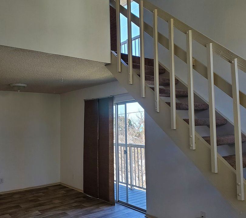 1st image of 154 S Hemlock St APT 9