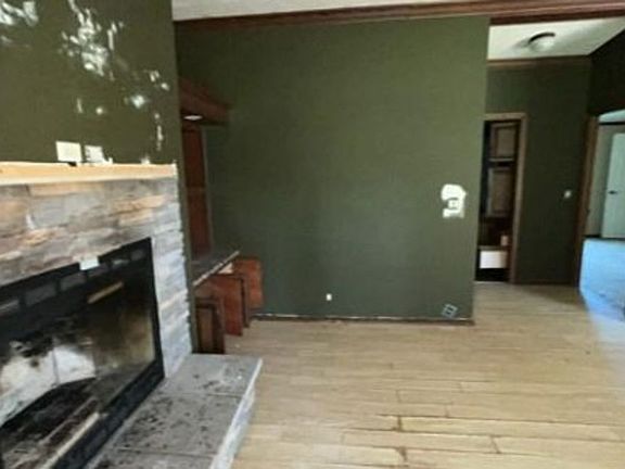 4th image of 668 Mays Rd