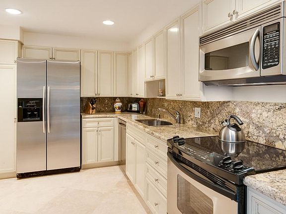 4th image of 100 Sunrise Ave APT 624