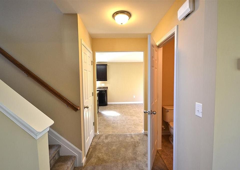 2nd image of 2700 Wild Poplar Way