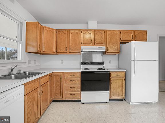 3rd image of 11525 Piedmont Dr