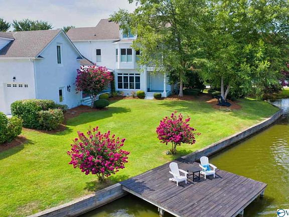 2nd image of 3015 Lake Hampton Dr SE