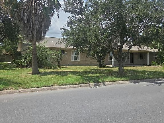3rd image of 1108 Ash Dr
