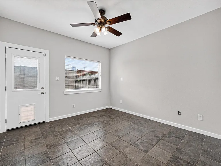 2352 Sperber Ln — Photo 17
