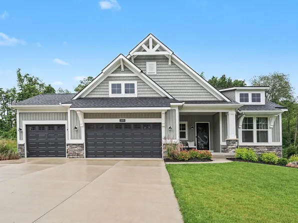 3899 Autumn Acres Dr, Rockford, MI 49341