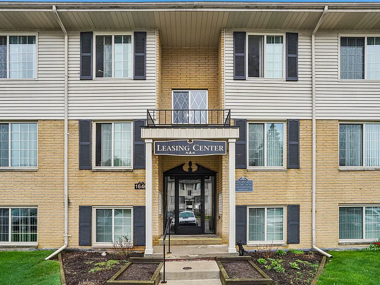 River Raisin Apartments — Photo 63