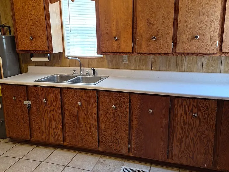 607 Pinetree Rd — Photo 5