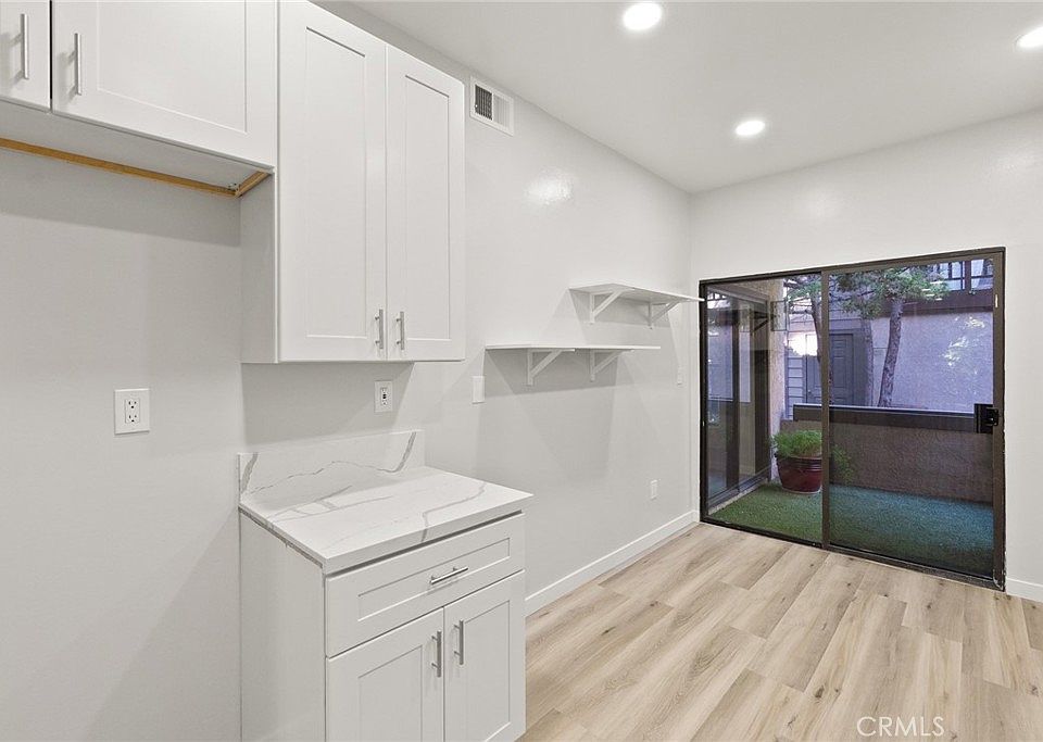 1st image of 2504 W Macarthur Blvd #2504