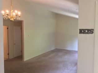49 Bolduk Ln APT D, Chaplin, CT 06235
