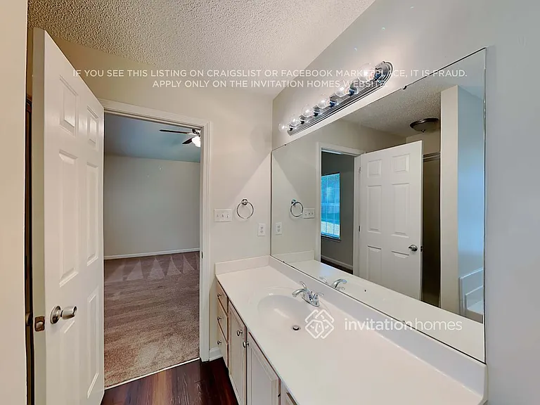 7805 Royce Hall Ln — Photo 11