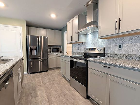 5th image of 851 Woodland Farms Cir