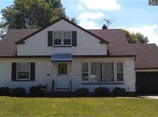 4972 Anderson Rd, Lyndhurst, OH 44124