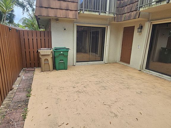 4th image of 11865 SW 11th Ct