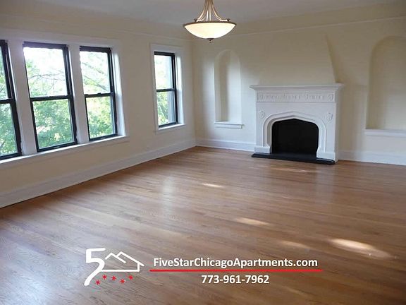3rd image of 6127 N Francisco Ave