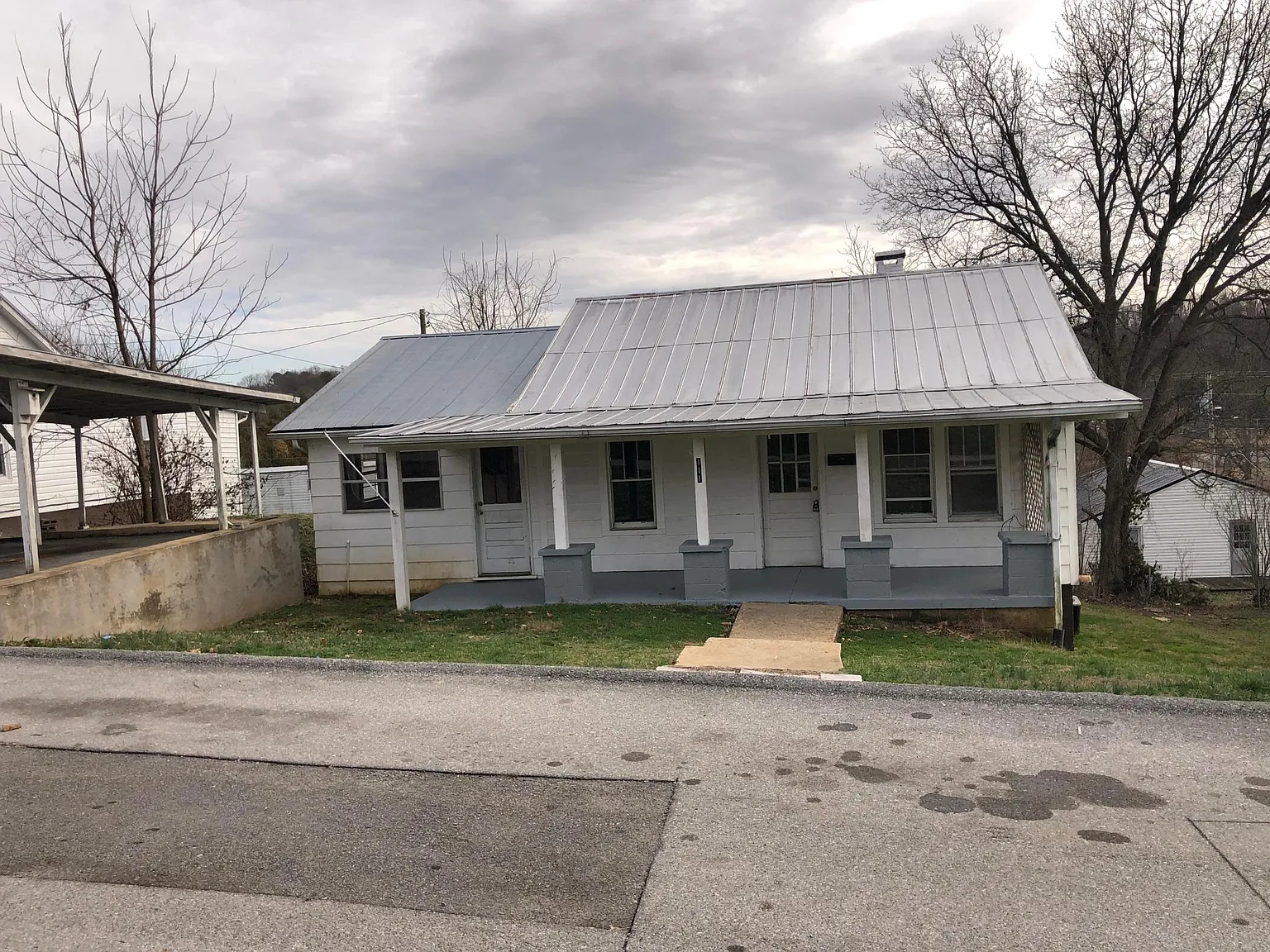 3 bed, 1111 sqft, $1,200 — Photo 2