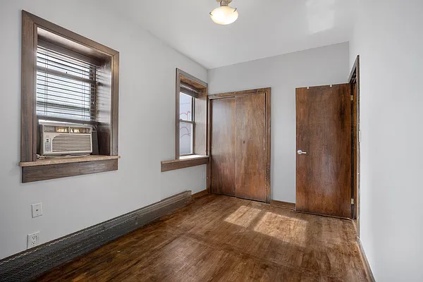 Rented by Safdie Realty Group | media 13