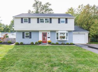 28 Branch Rd, Oakhurst, NJ 07755